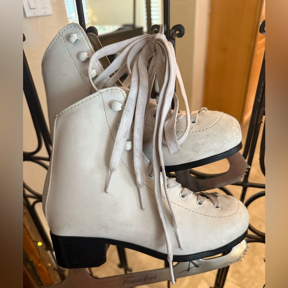Women's Girls Youth White Ice Skates American Founders
